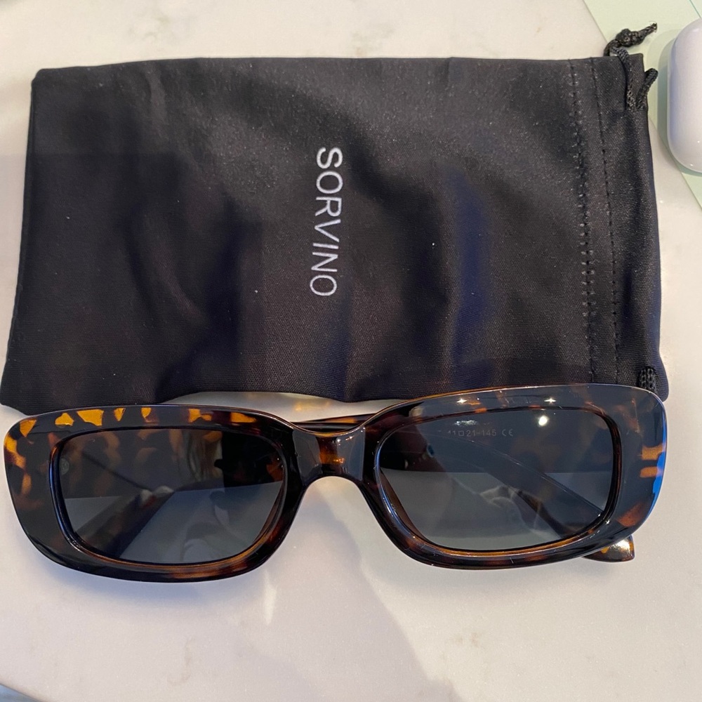 NEW Tortoise Shell design sunglasses